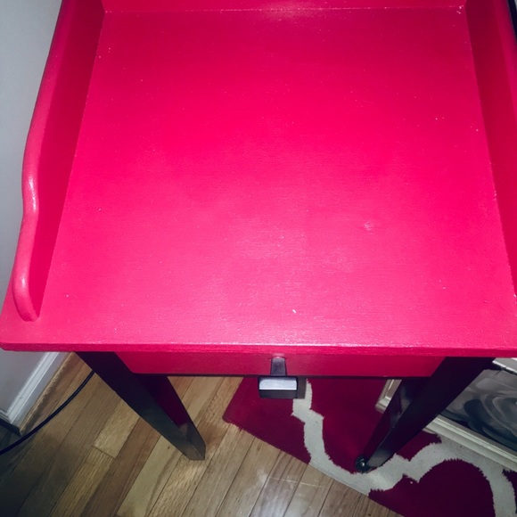 Gorgeous table - Picture 3 of 3